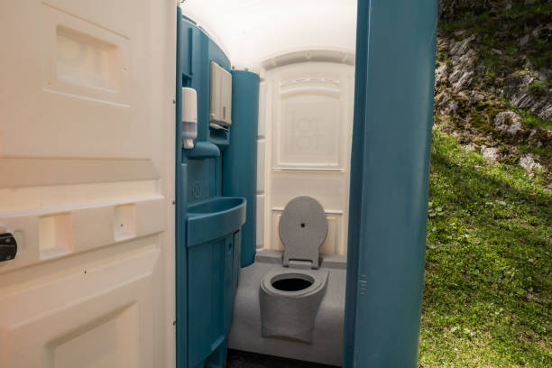 Portable Toilet Options We Offer in Cleburne, TX